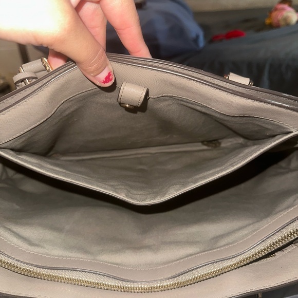 TORY BURCH ROBINSON TOTE - Picture 8 of 15